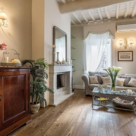 Casa Raffa, 2 Bedrooms 2 Bathrooms Romantic With Terrace And Parking In * Lucca