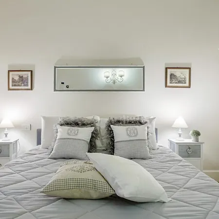 Casa Raffa, 2 Bedrooms 2 Bathrooms Romantic With Terrace And Parking In Appartement Lucques