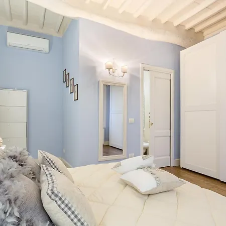 Casa Raffa, 2 Bedrooms 2 Bathrooms Romantic With Terrace And Parking In * Lucca