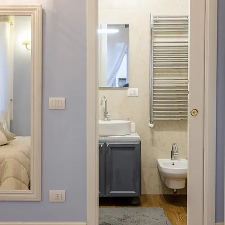 Casa Raffa, 2 Bedrooms 2 Bathrooms Romantic With Terrace And Parking In Apartment Lucca