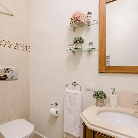 Casa Raffa, 2 Bedrooms 2 Bathrooms Romantic With Terrace And Parking In * Lucca