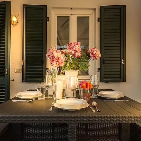 Casa Raffa, 2 Bedrooms 2 Bathrooms Romantic With Terrace And Parking In * Lucca